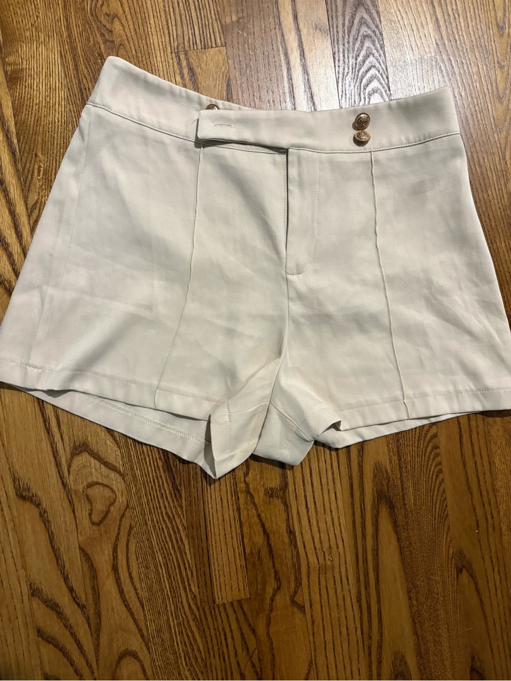 Brand new Cream colored Women's dressy Shorts